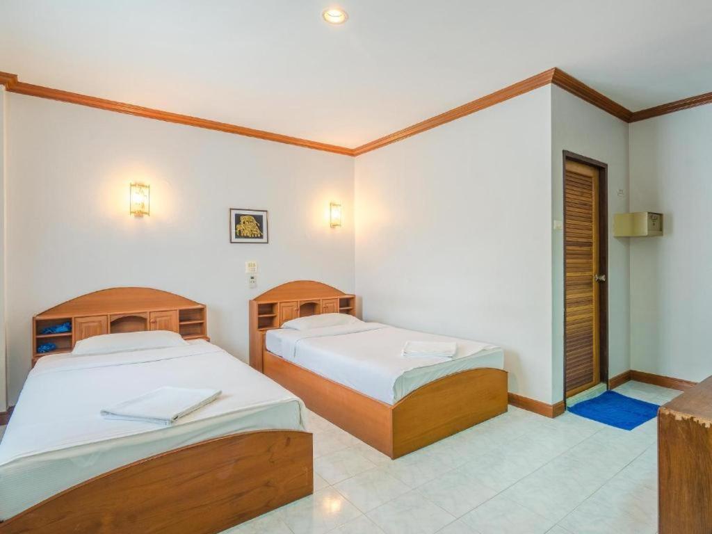 Break Point Hotel Patong Экстерьер фото