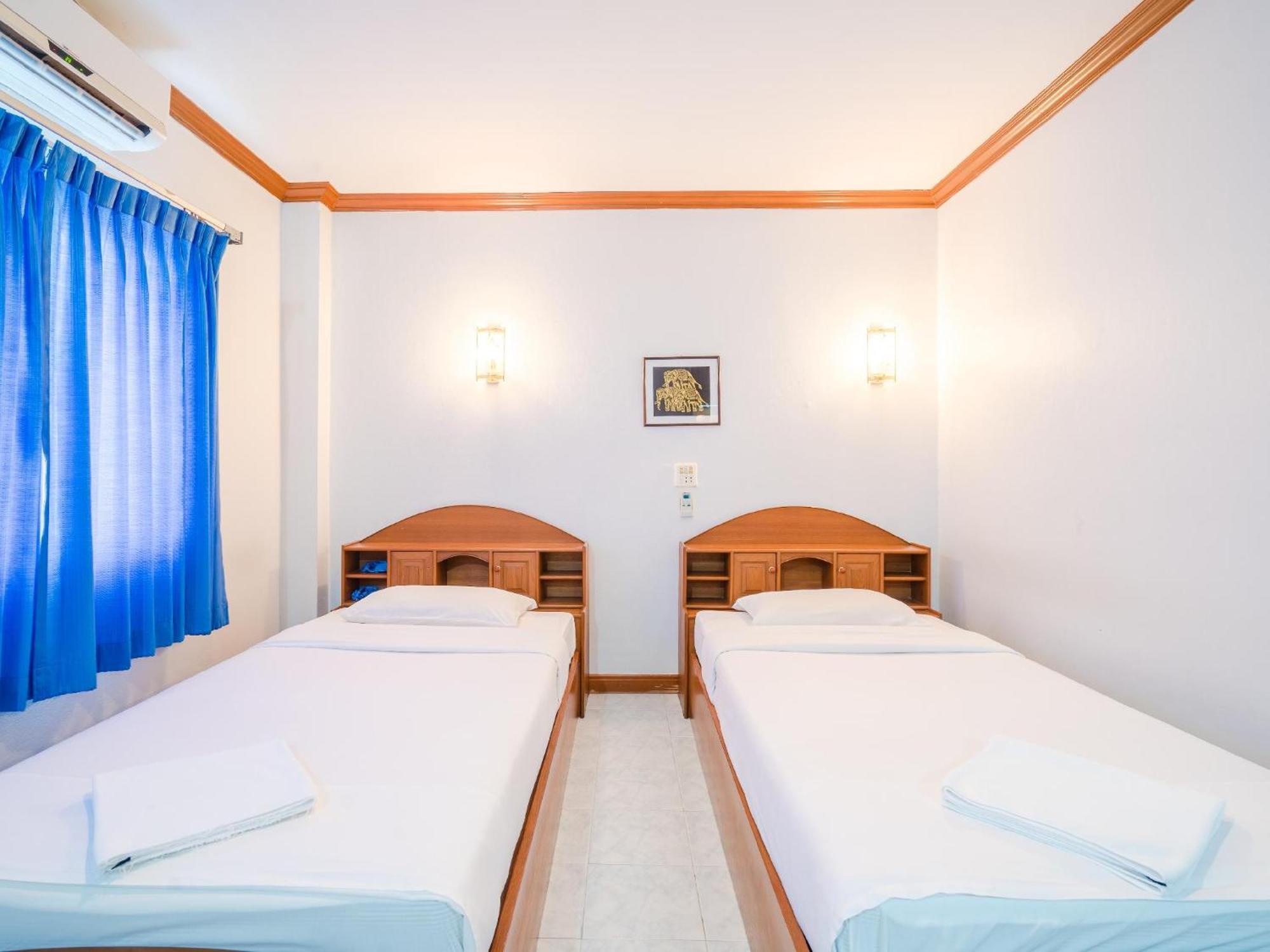 Break Point Hotel Patong Экстерьер фото